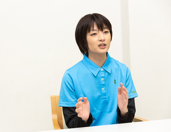 インタビューの様子4